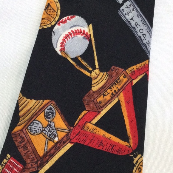 Nichole Miller silk necktie. 1992 trophies. - Picture 5 of 7